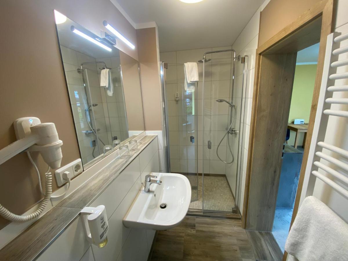 Vorsicht Hotel Deyelsdorf Bagian luar foto