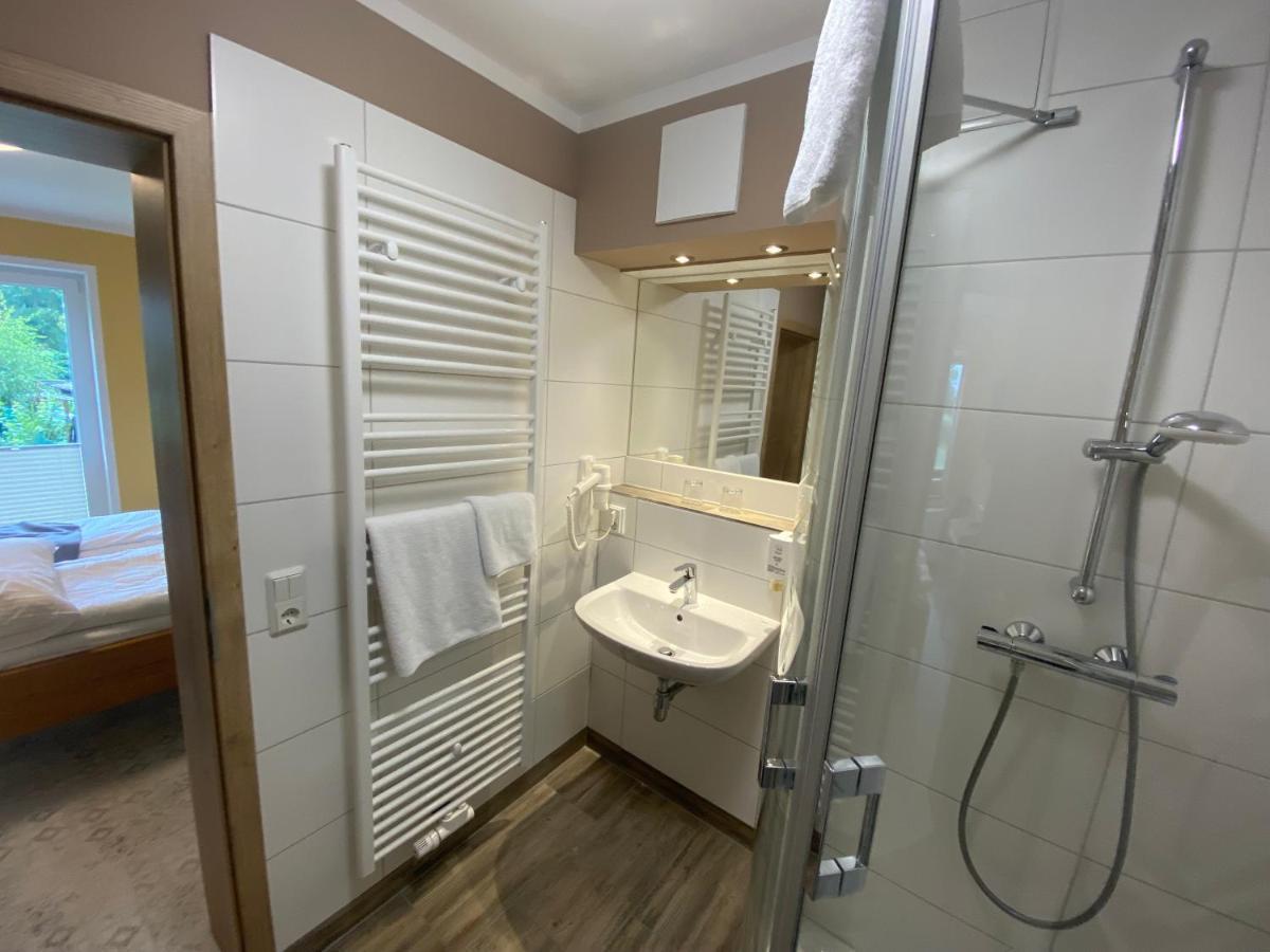 Vorsicht Hotel Deyelsdorf Bagian luar foto