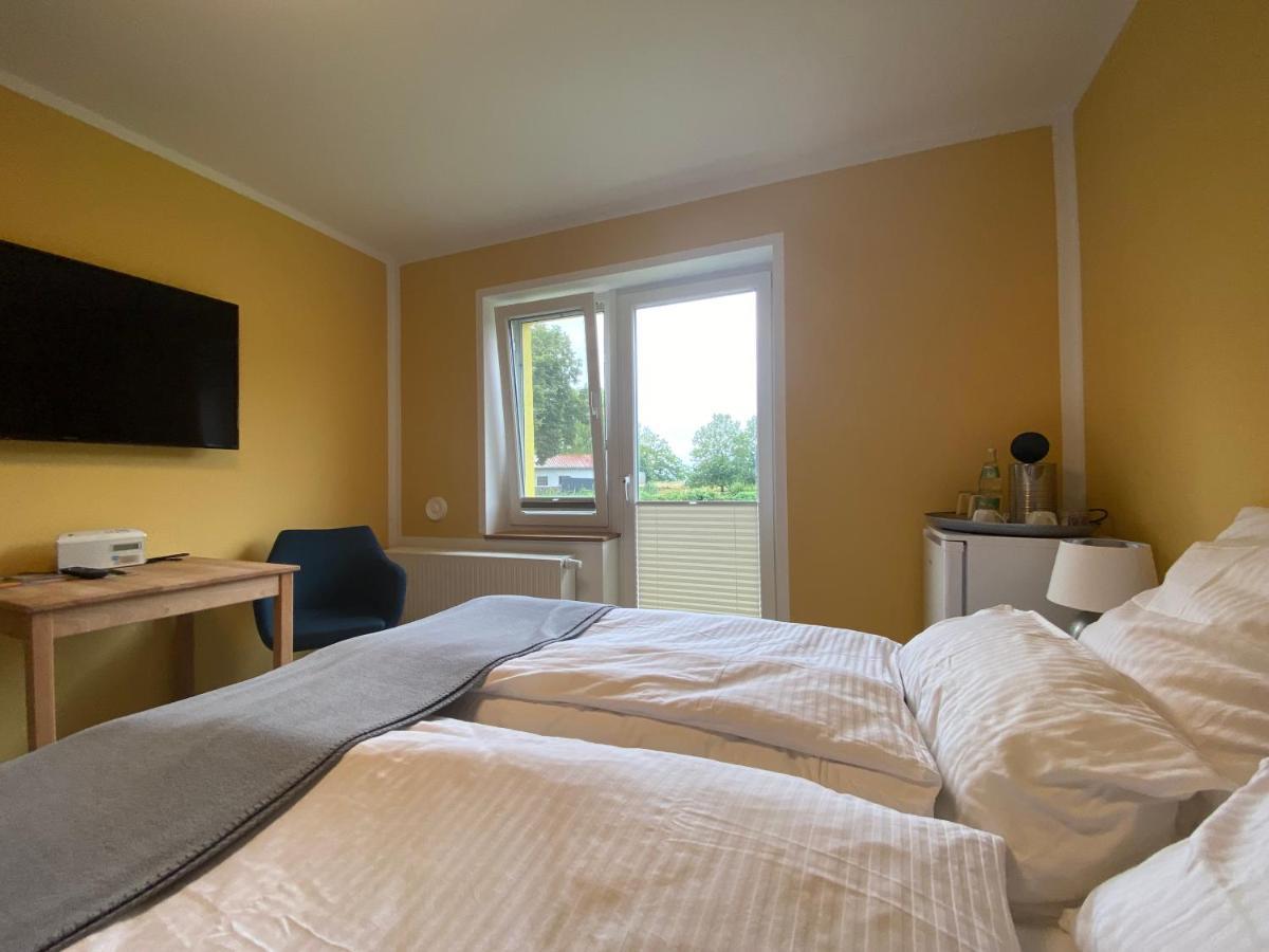 Vorsicht Hotel Deyelsdorf Bagian luar foto